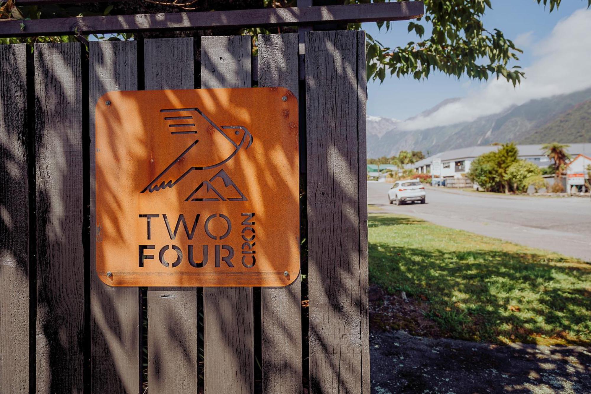 Two Four Cron Franz Josef Villa Eksteriør bilde